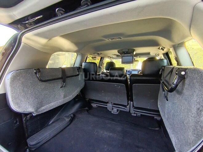 Toyota Land Cruiser-9
