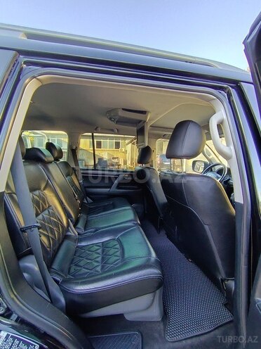 Toyota Land Cruiser-10