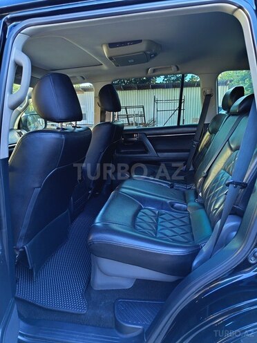 Toyota Land Cruiser-4