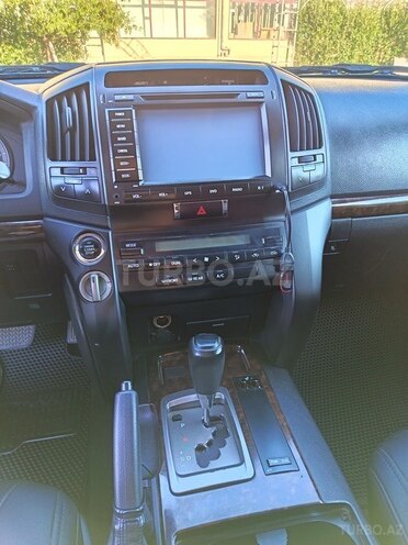 Toyota Land Cruiser-14
