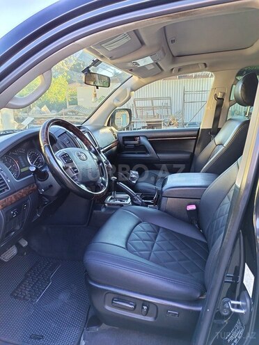 Toyota Land Cruiser-5