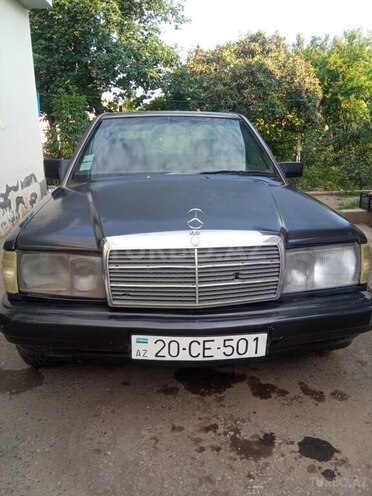 Mercedes 190-1