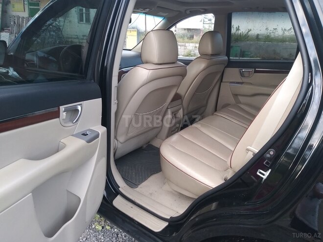 Hyundai Santa Fe-12