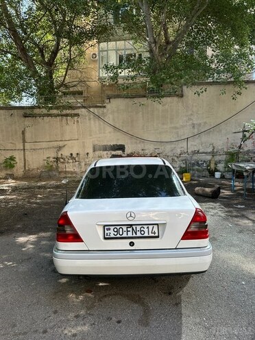 Mercedes C 220-2