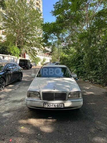 Mercedes C 220-1