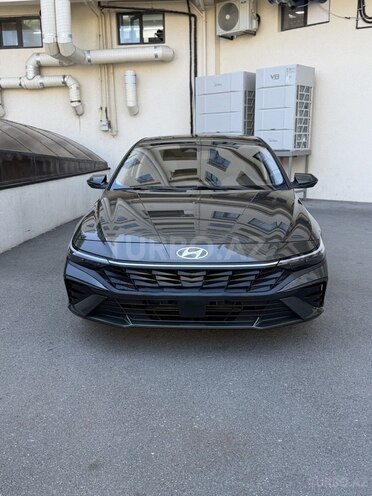 Hyundai Elantra-1