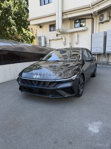 Hyundai Elantra-2