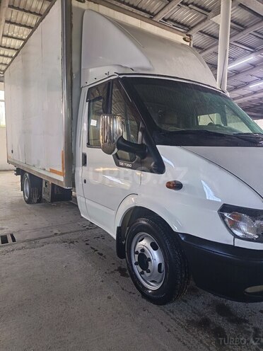 Ford Transit-4