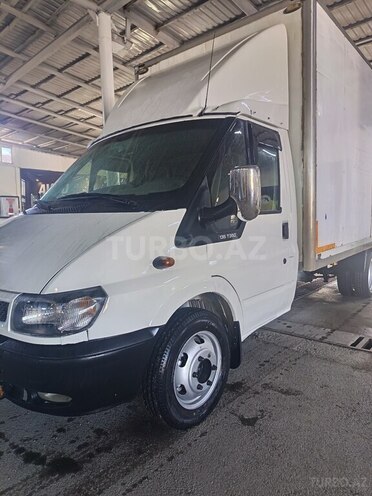 Ford Transit-5