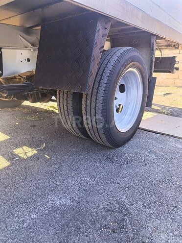 Ford Transit-9