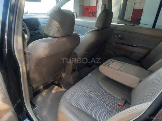 Nissan Tiida-12