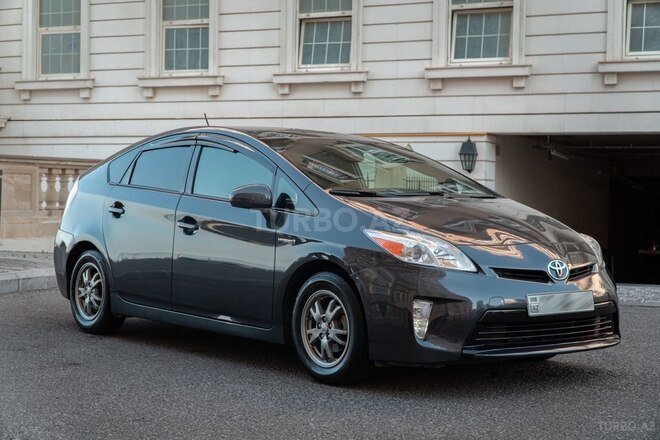 Toyota Prius-3