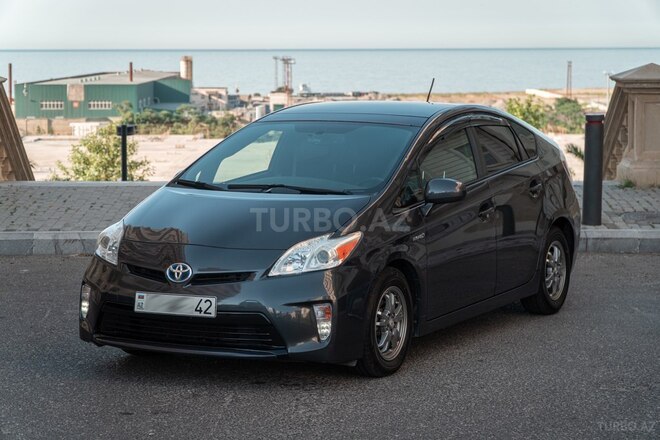 Toyota Prius-2