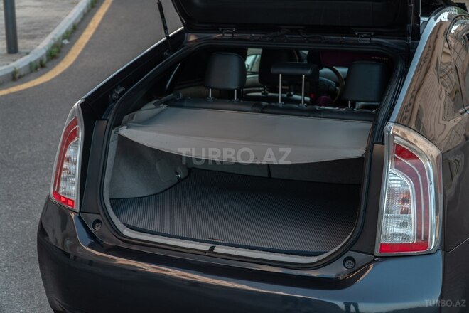 Toyota Prius-10