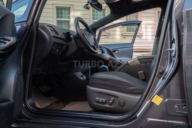 Toyota Prius-15