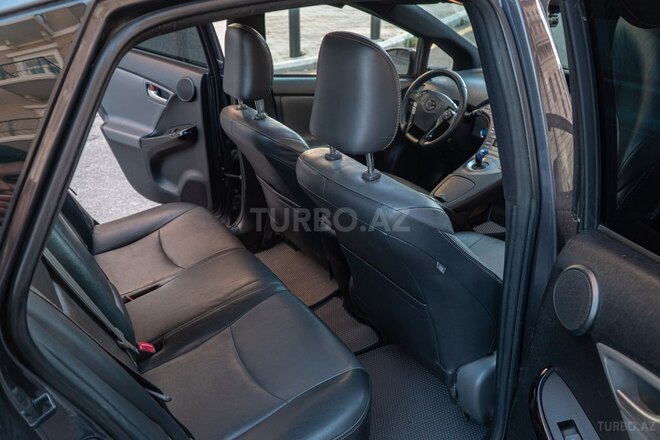 Toyota Prius-11