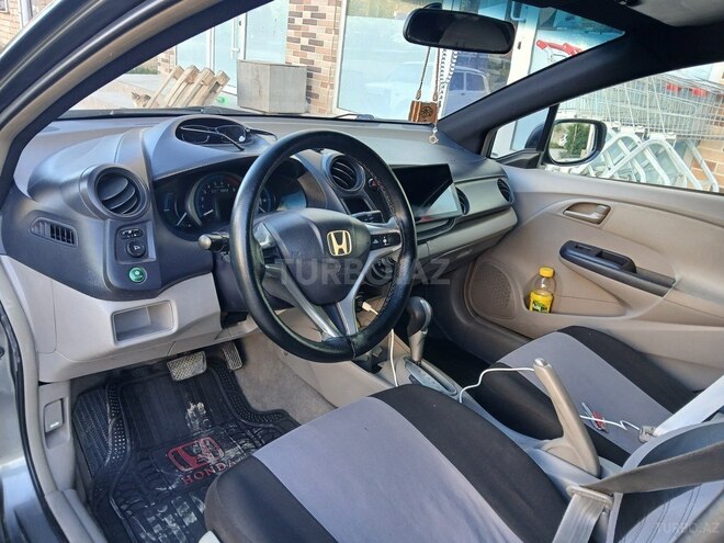 Honda Insight-5