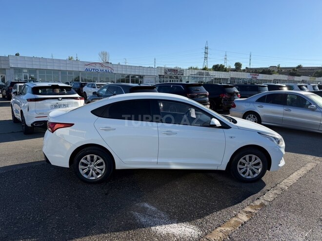 Hyundai Accent-3