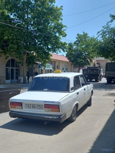 LADA (VAZ) 2107-2