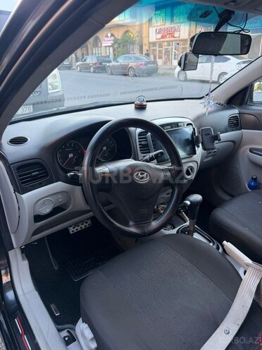 Hyundai Accent-9