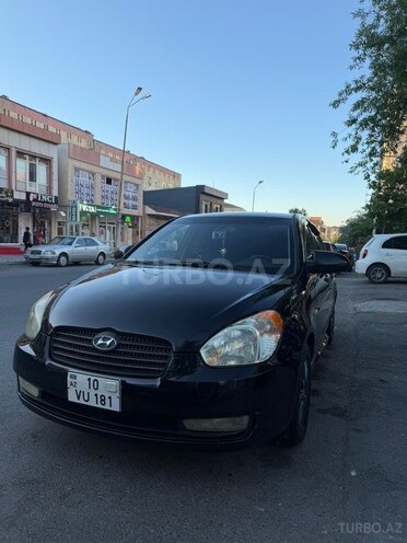 Hyundai Accent-12