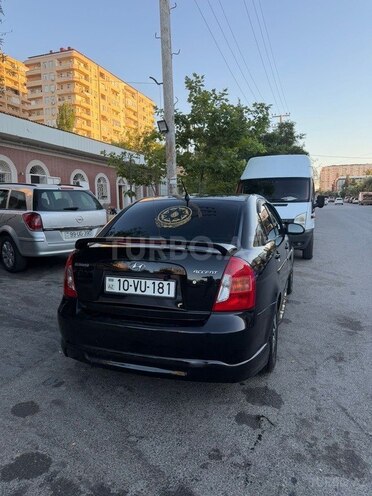 Hyundai Accent-7