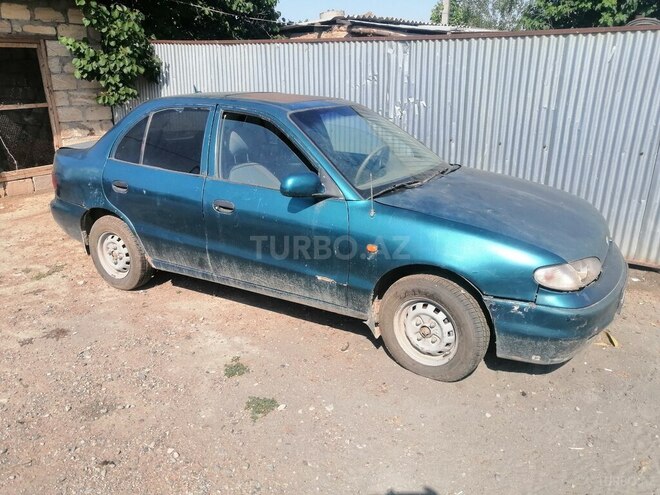 Hyundai Accent-3