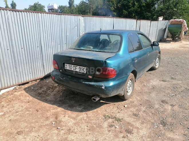 Hyundai Accent-2