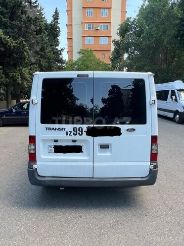 Ford Transit-9