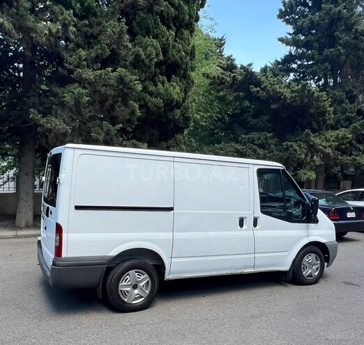 Ford Transit-8