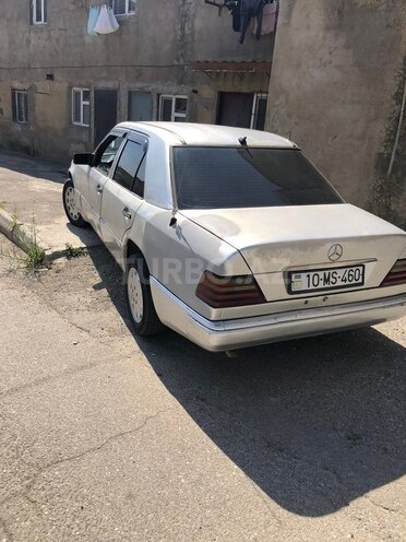 Mercedes E 250-3