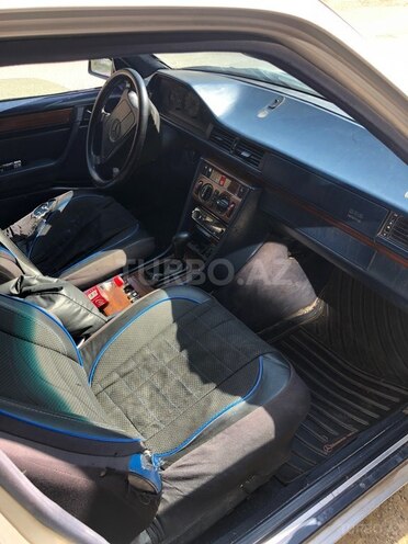 Mercedes E 250-4