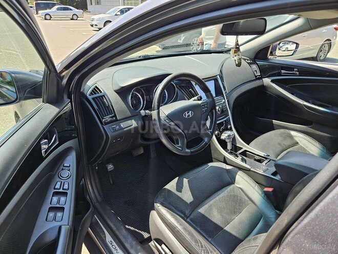 Hyundai Sonata-13