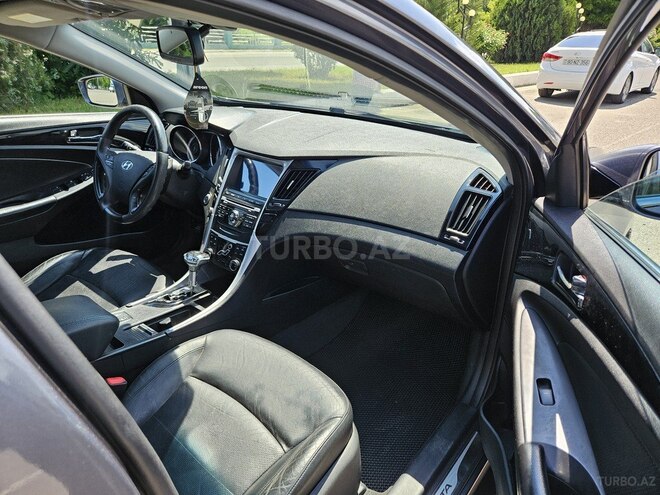 Hyundai Sonata-11