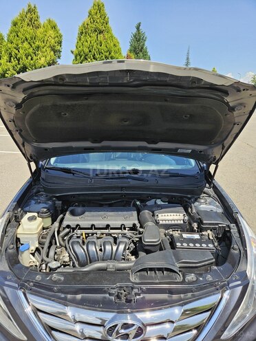 Hyundai Sonata-10