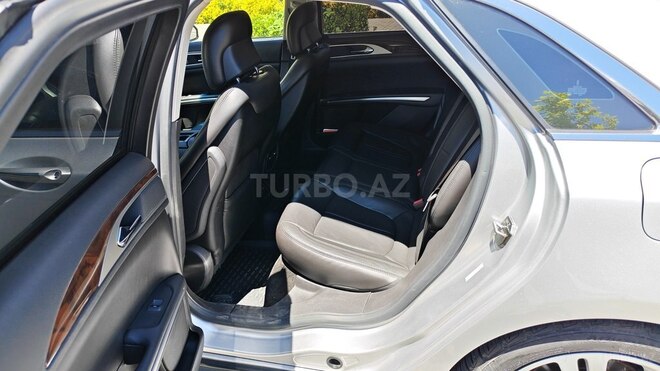 Lincoln MKZ-16