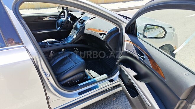 Lincoln MKZ-6