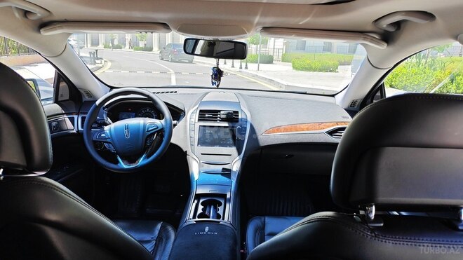 Lincoln MKZ-13