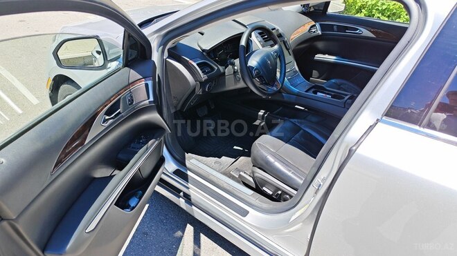 Lincoln MKZ-12