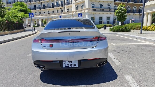 Lincoln MKZ-2