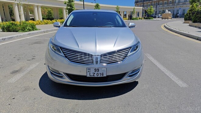 Lincoln MKZ-1