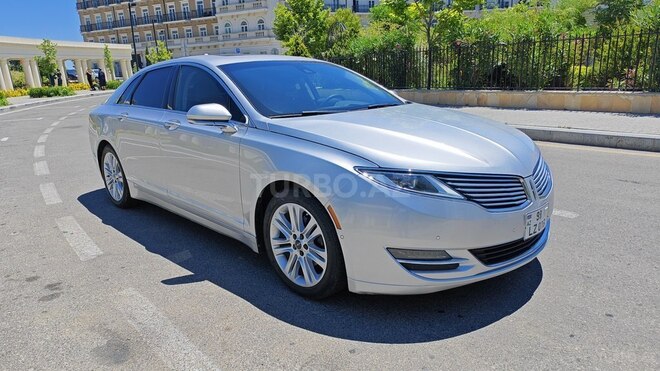 Lincoln MKZ-7