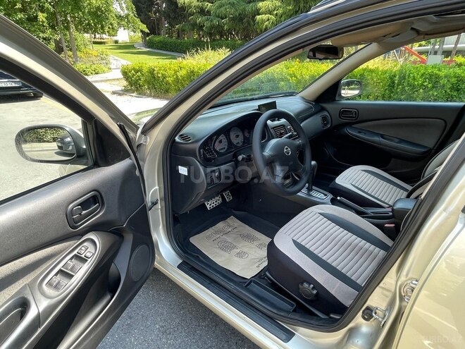 Nissan Sunny-9