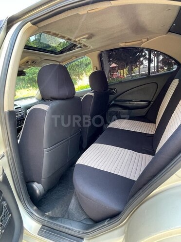 Nissan Sunny-12