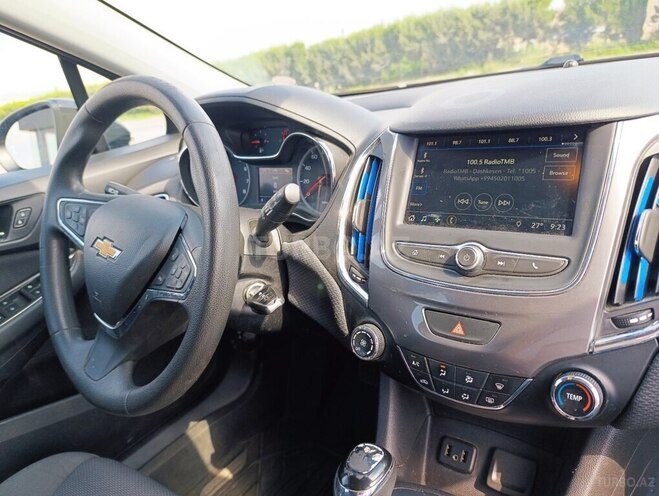 Chevrolet Cruze-9