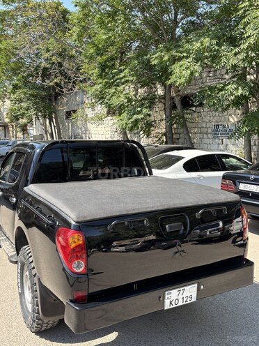Mitsubishi L200-8