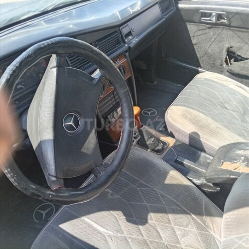 Mercedes 190-6