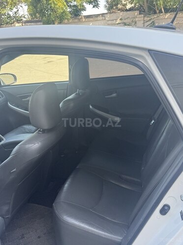 Toyota Prius-7