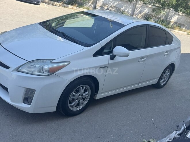 Toyota Prius-2
