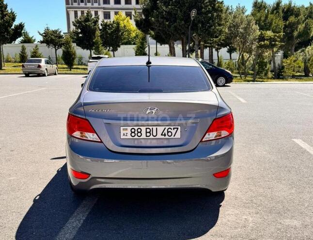 Hyundai Accent-2